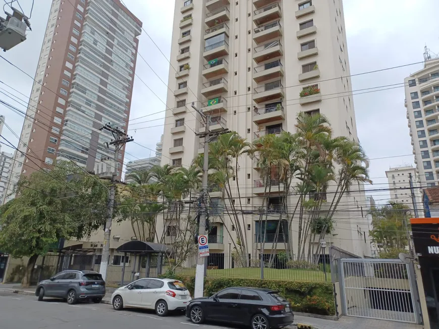 Foto 1 de Apartamento com 3 Quartos para alugar, 130m² em Indianópolis, São Paulo