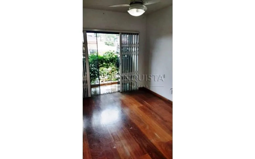 Foto 1 de Sobrado com 3 Quartos à venda, 300m² em Mirandópolis, São Paulo