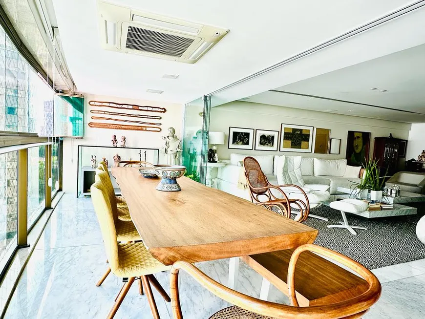 Foto 1 de Apartamento com 4 Quartos à venda, 250m² em Parnamirim, Recife
