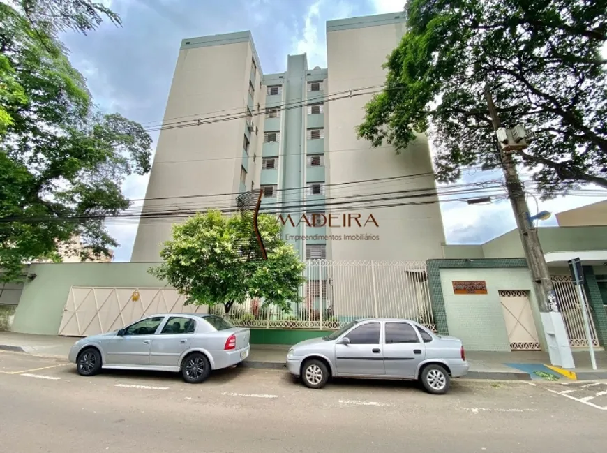 Foto 1 de Apartamento com 3 Quartos à venda, 66m² em Zona 03, Maringá