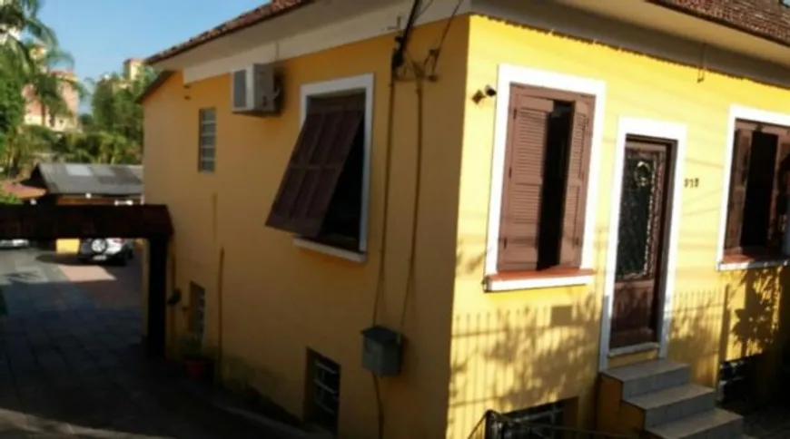 Foto 1 de Casa com 2 Quartos à venda, 219m² em Teresópolis, Porto Alegre