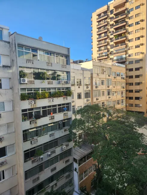 Foto 1 de Apartamento com 2 Quartos à venda, 65m² em Ipanema, Rio de Janeiro