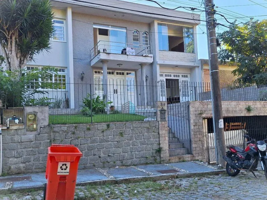 Foto 1 de Casa com 6 Quartos à venda, 278m² em Trindade, Florianópolis