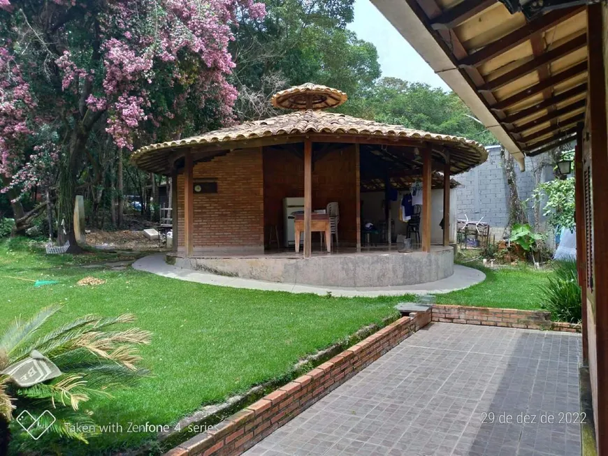 Foto 1 de Casa com 2 Quartos à venda, 250m² em Vila Ipê Amarelo, Contagem
