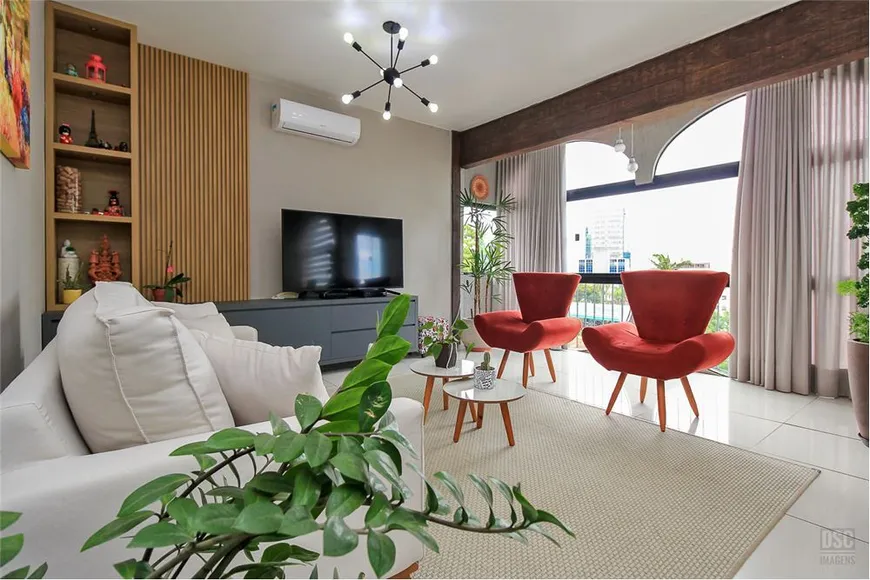 Foto 1 de Apartamento com 4 Quartos à venda, 113m² em Higienópolis, Porto Alegre