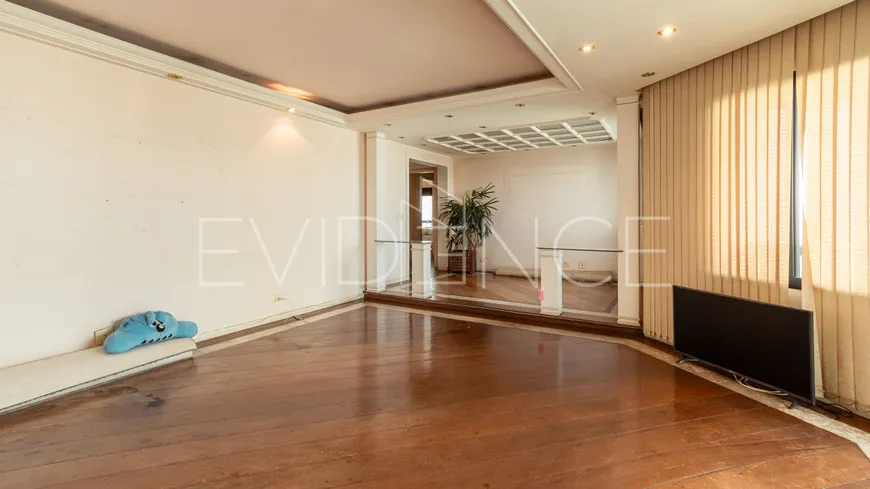 Foto 1 de Apartamento com 3 Quartos à venda, 160m² em Vila Regente Feijó, São Paulo