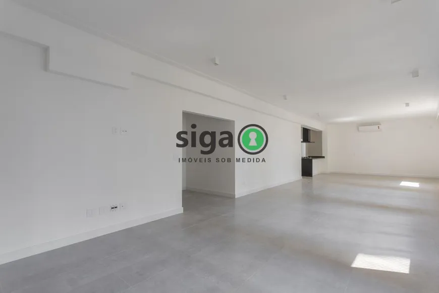 Foto 1 de Apartamento com 3 Quartos à venda, 209m² em Jardim Paulista, São Paulo