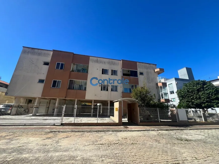 Foto 1 de Apartamento com 2 Quartos à venda, 77m² em Serraria, São José