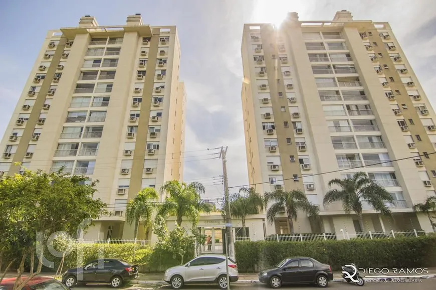 Foto 1 de Apartamento com 3 Quartos à venda, 95m² em Jardim Lindóia, Porto Alegre