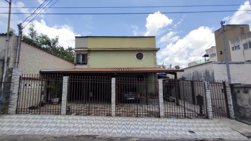 Foto 1 de Casa com 2 Quartos à venda, 69m² em Planalto, Belo Horizonte