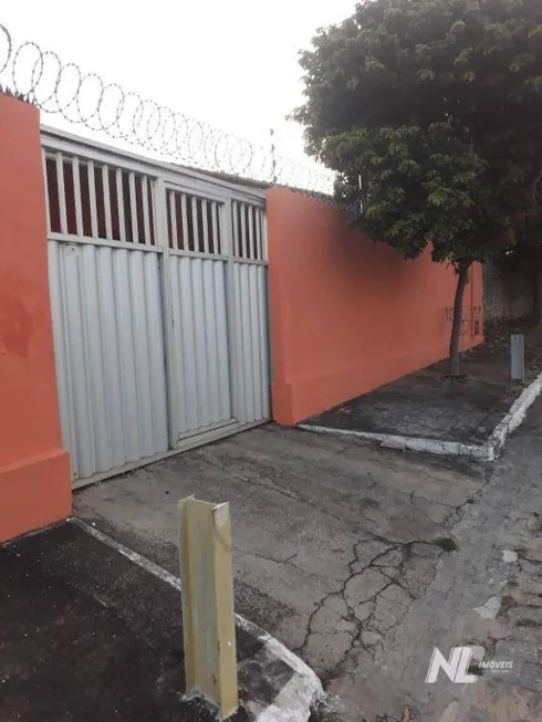 Foto 1 de Casa com 3 Quartos à venda, 243m² em Emaús, Parnamirim