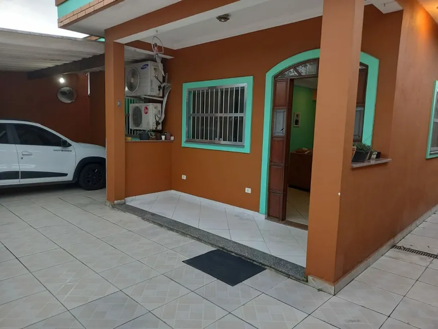 Foto 1 de Casa com 4 Quartos à venda, 180m² em Vicente de Carvalho, Guarujá