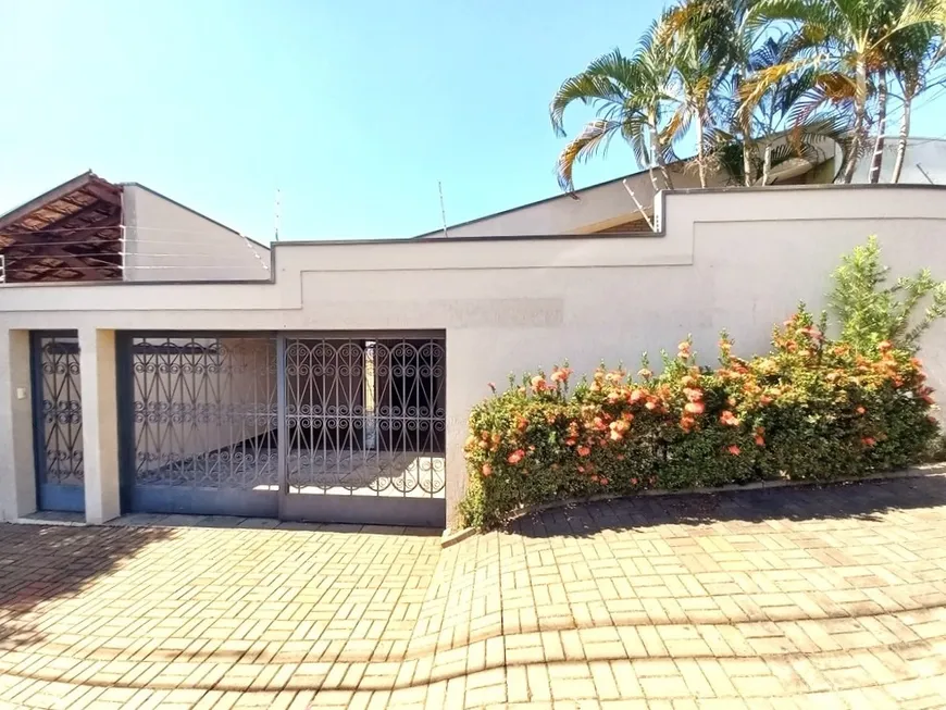 Foto 1 de Casa com 3 Quartos para alugar, 217m² em Vila Santa Josefa, Limeira