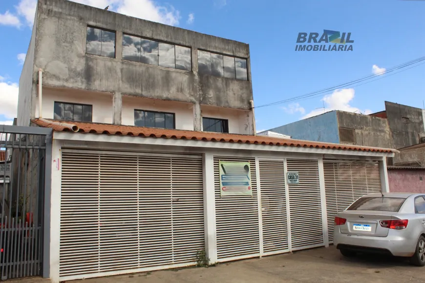 Foto 1 de Casa com 5 Quartos à venda, 150m² em Santa Maria, Brasília