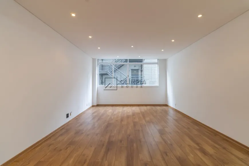 Foto 1 de Apartamento com 3 Quartos para alugar, 134m² em Itaim Bibi, São Paulo