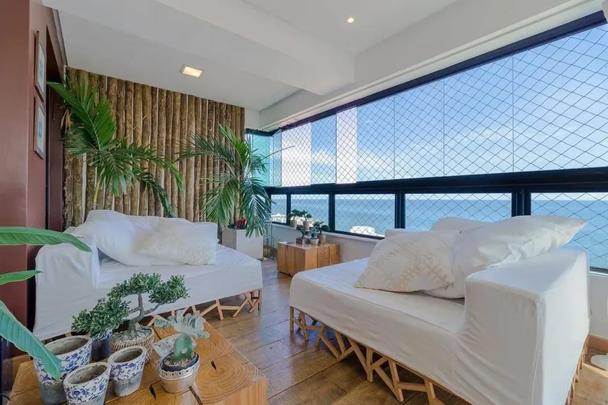 Foto 1 de Apartamento com 4 Quartos à venda, 238m² em Jardim Apipema, Salvador