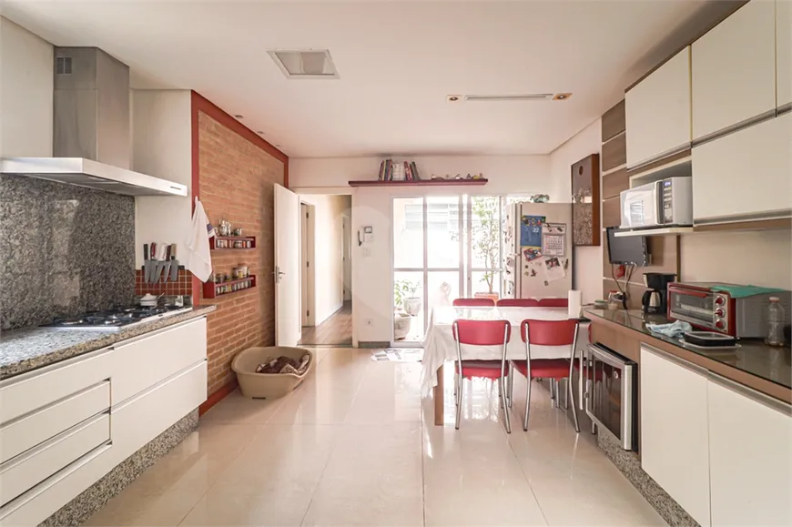 Foto 1 de Casa com 3 Quartos à venda, 165m² em Vila Madalena, São Paulo