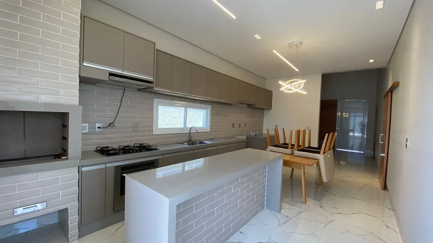 Foto 1 de Casa de Condomínio com 3 Quartos para alugar, 143m² em Condominio Primor das Torres, Cuiabá