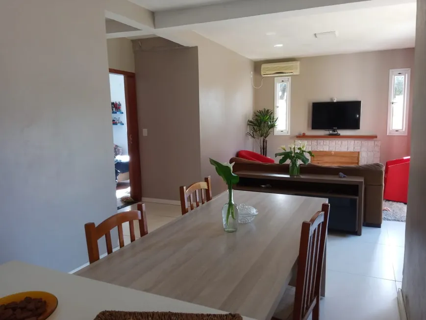 Foto 1 de Casa com 2 Quartos à venda, 80m² em Laranjal, Pelotas