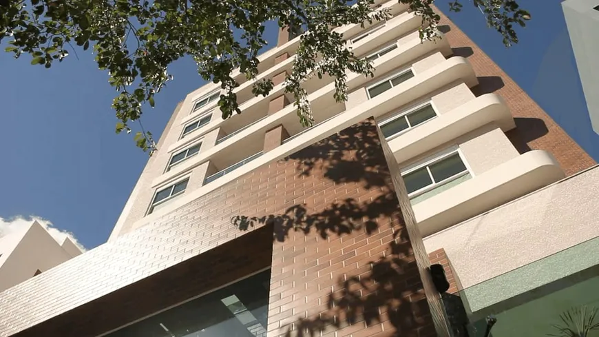Foto 1 de Apartamento com 2 Quartos à venda, 68m² em Centro, Curitiba