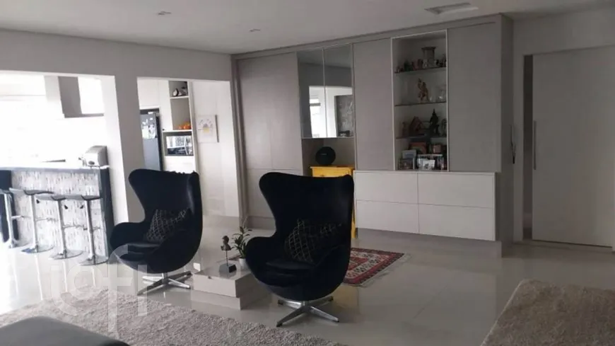 Foto 1 de Apartamento com 3 Quartos à venda, 138m² em Itaim Bibi, São Paulo