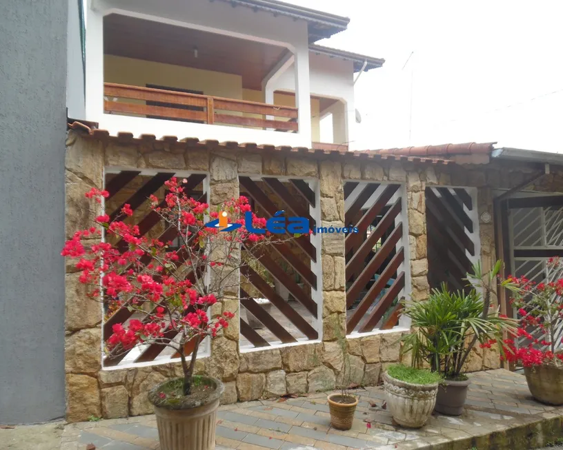 Foto 1 de Casa com 3 Quartos à venda, 424m² em Jardim Estela, Poá