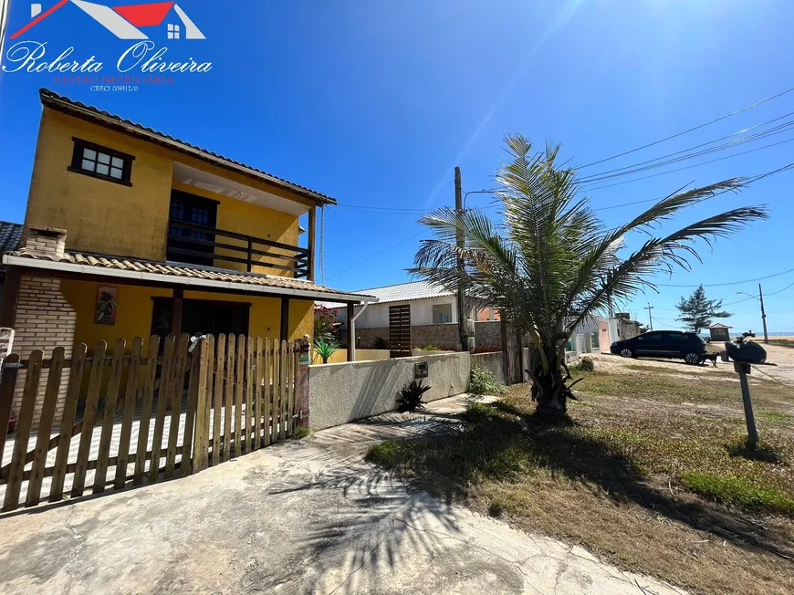 Foto 1 de Casa de Condomínio com 4 Quartos para alugar, 120m² em Unamar, Cabo Frio