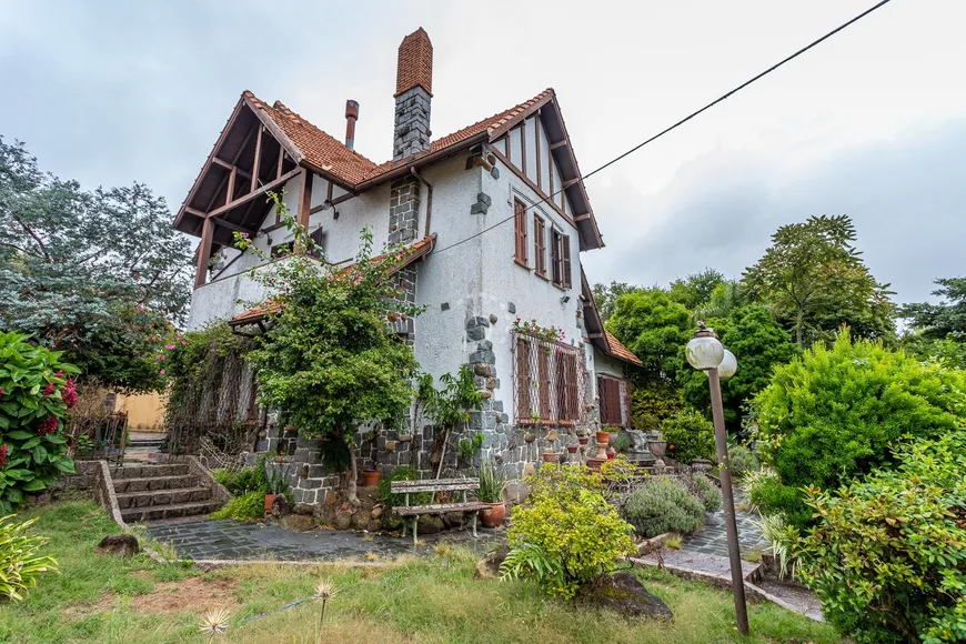 Foto 1 de Casa com 4 Quartos à venda, 400m² em Vila Assunção, Porto Alegre