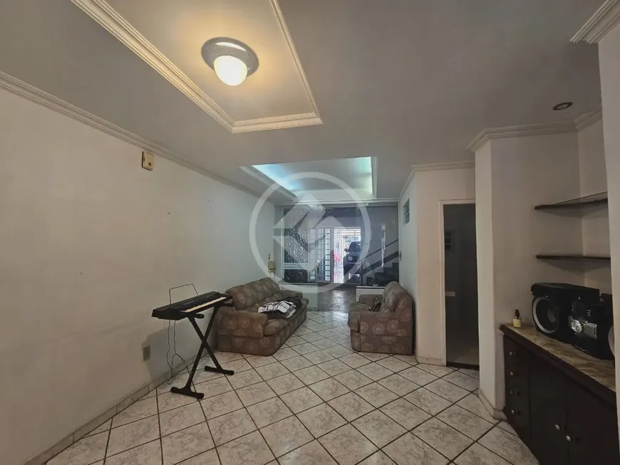 Foto 1 de Casa com 4 Quartos à venda, 168m² em Jardim Cuiabá, Cuiabá