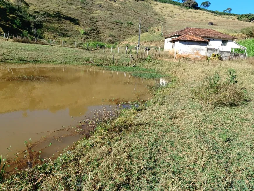 Foto 1 de Fazenda/Sítio com 2 Quartos à venda, 60m² em Zona Rural, Ouro Fino