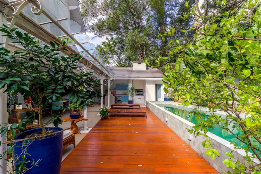 Foto 1 de Casa de Condomínio com 4 Quartos à venda, 716m² em Morumbi, São Paulo