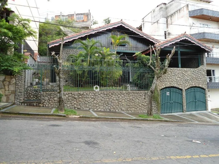 Foto 1 de Casa com 5 Quartos à venda, 200m² em Bom Pastor, Juiz de Fora