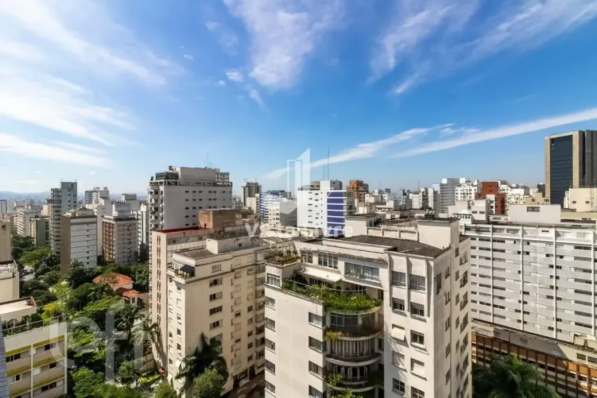 Foto 1 de Apartamento com 3 Quartos à venda, 180m² em Higienópolis, São Paulo