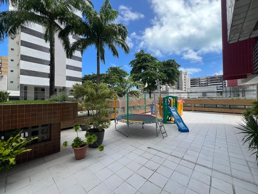 Foto 1 de Apartamento com 3 Quartos à venda, 90m² em Ponta Verde, Maceió