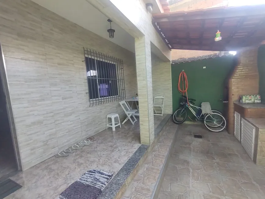 Foto 1 de Casa com 3 Quartos à venda, 130m² em Banco de Areia, Mesquita