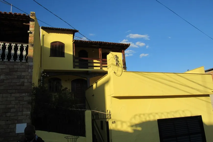 Foto 1 de Casa com 3 Quartos à venda, 200m² em Jardim Das Américas, Nova Lima
