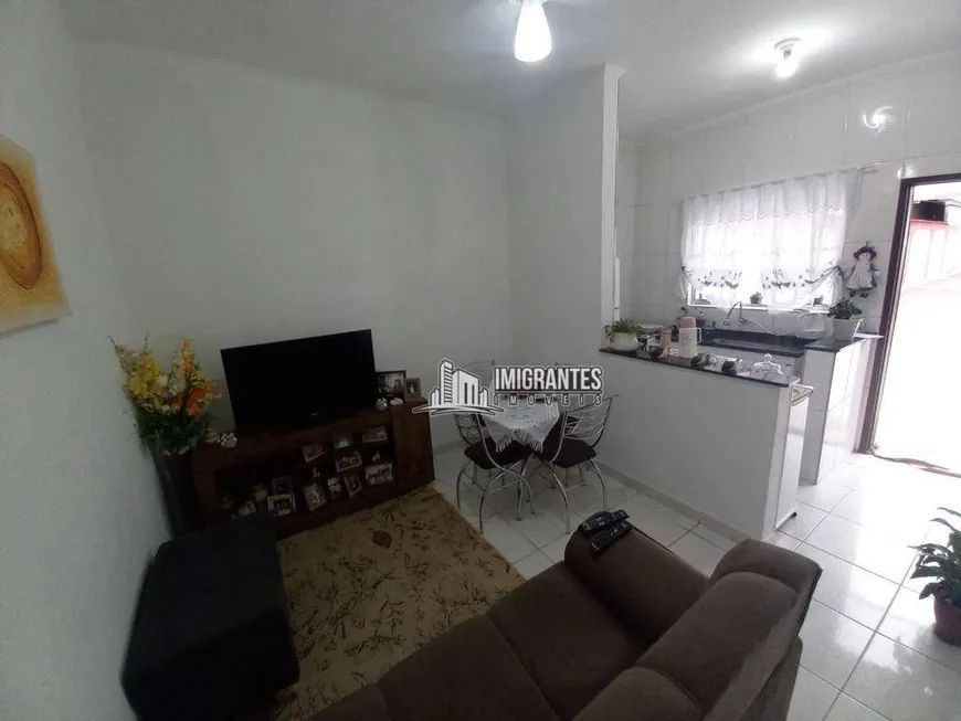 Foto 1 de Casa com 2 Quartos à venda, 65m² em Boqueirão, Praia Grande