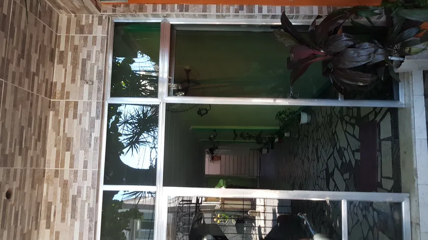 Foto 1 de Casa com 3 Quartos à venda, 300m² em Olaria, Rio de Janeiro
