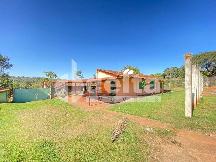 Foto 1 de Fazenda/Sítio com 2 Quartos à venda, 300m² em Chácaras Eldorado, Uberlândia