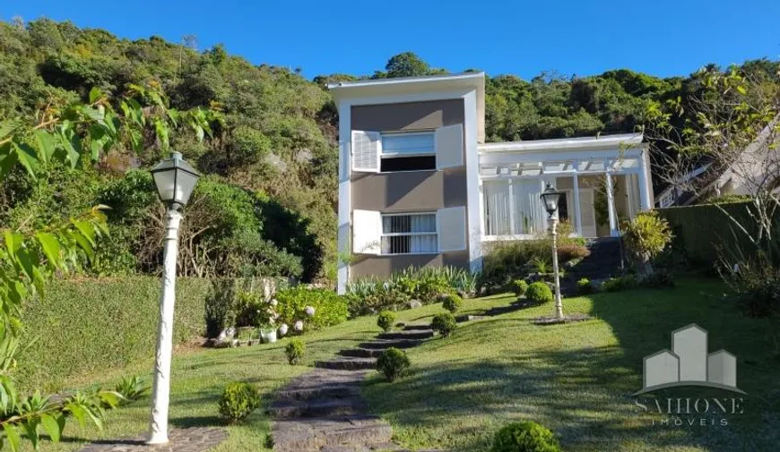 Foto 1 de Casa com 4 Quartos à venda, 400m² em Castelanea, Petrópolis