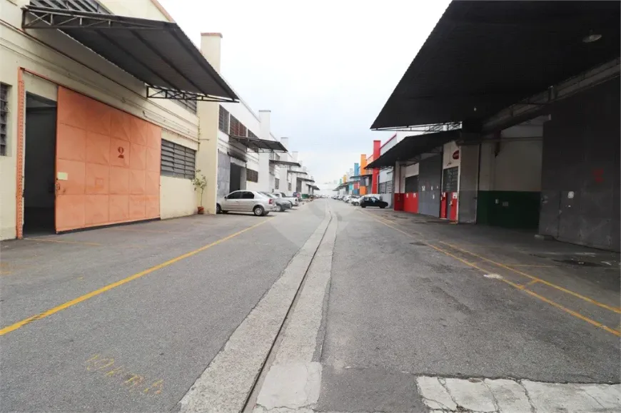 Foto 1 de Galpão/Depósito/Armazém para alugar, 1332m² em Lapa, São Paulo