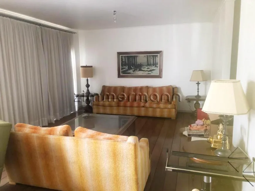 Foto 1 de Apartamento com 3 Quartos à venda, 220m² em Pacaembu, São Paulo