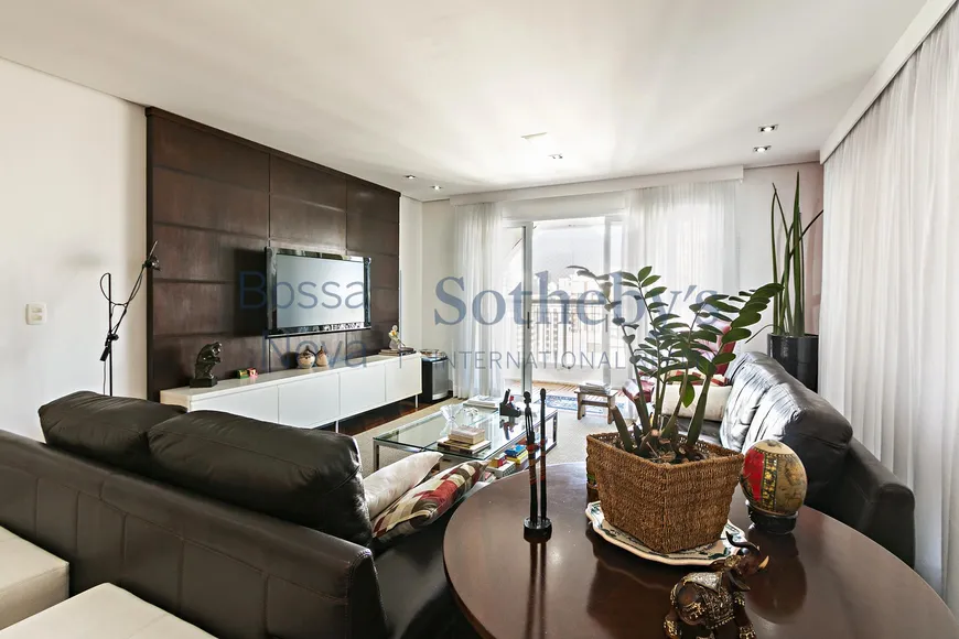Foto 1 de Apartamento com 4 Quartos à venda, 248m² em Santa Cecília, São Paulo