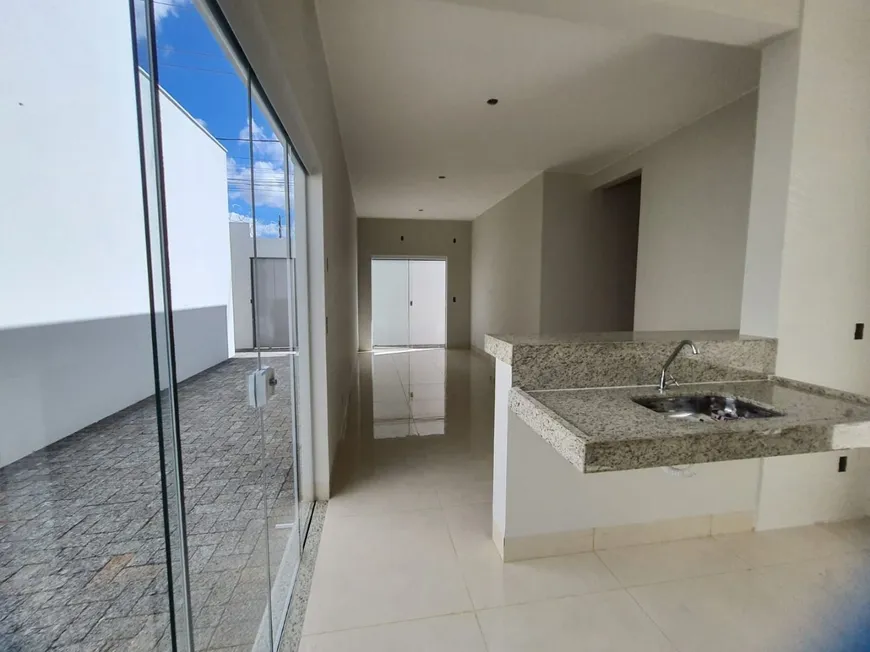 Foto 1 de Casa com 3 Quartos à venda, 69m² em Nossa Senhora das Graças, Uberlândia