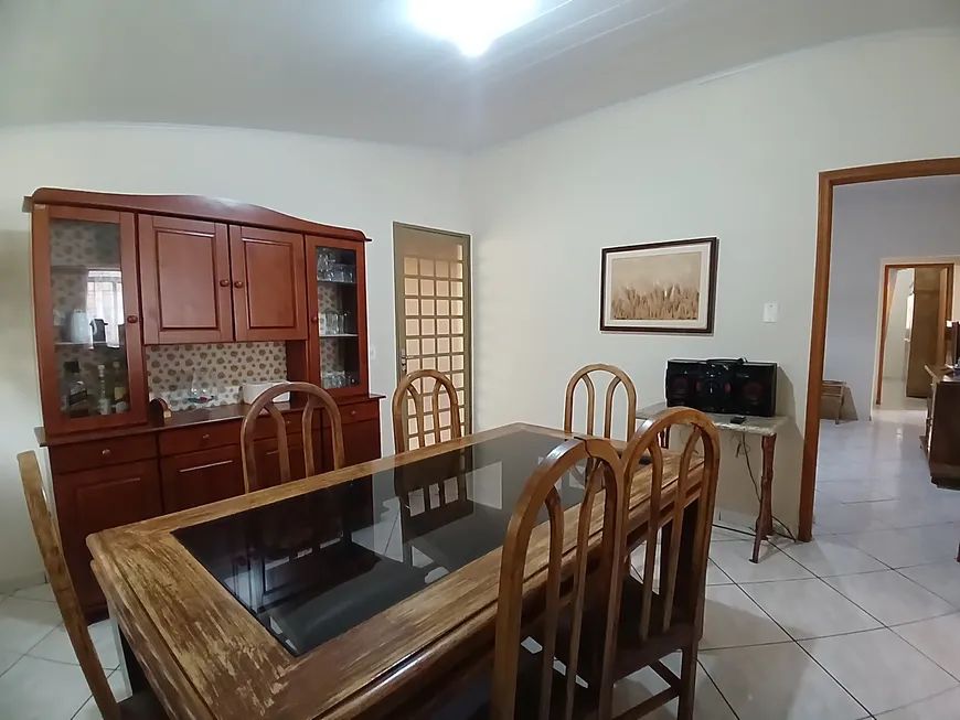 Foto 1 de Casa com 5 Quartos à venda, 239m² em Bairro São Carlos 1A. Etapa, Anápolis