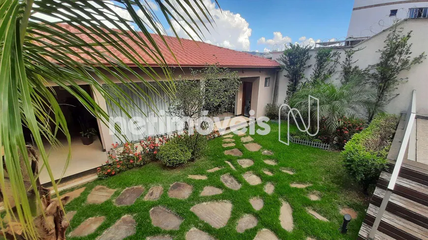 Foto 1 de Casa com 5 Quartos para alugar, 400m² em Sagrada Família, Belo Horizonte