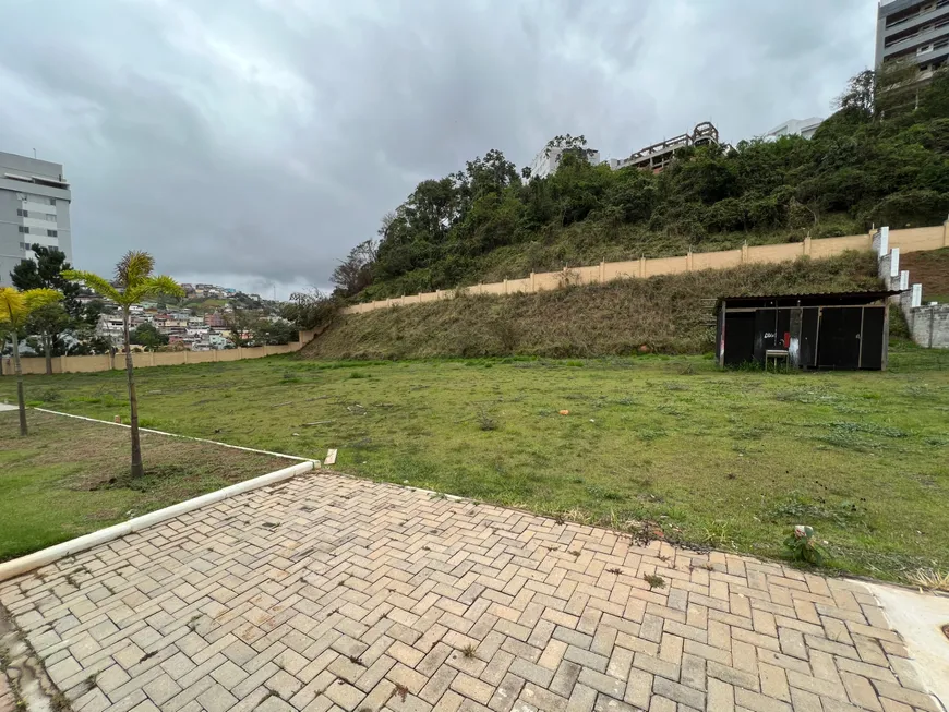 Foto 1 de Lote/Terreno à venda, 640m² em Estrela Sul, Juiz de Fora