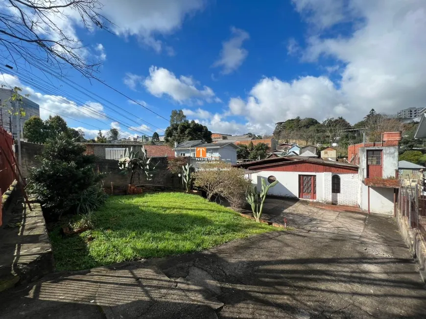 Foto 1 de Lote/Terreno à venda, 324m² em Nossa Senhora de Lourdes, Caxias do Sul