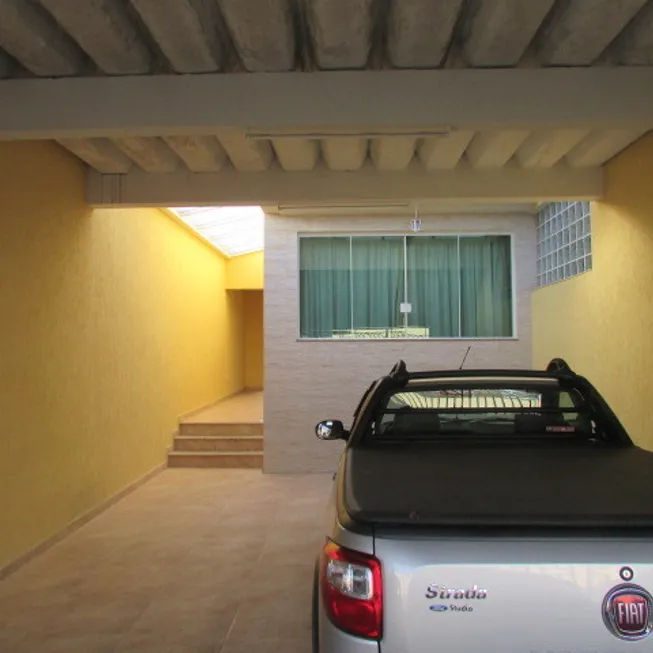 Foto 1 de Sobrado com 4 Quartos à venda, 208m² em Vila Mangalot, São Paulo