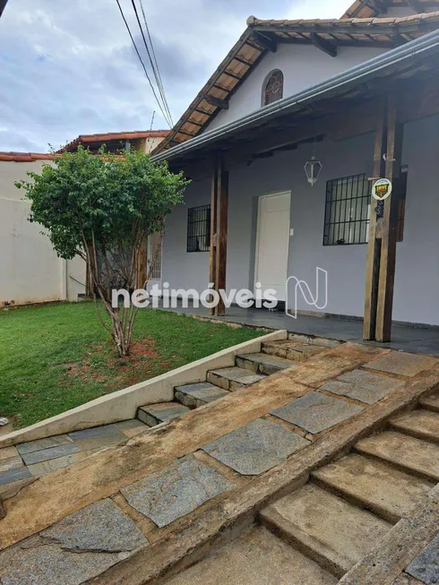 Foto 1 de Casa com 4 Quartos à venda, 253m² em Floresta, Belo Horizonte